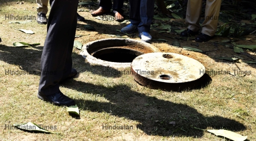 Man Dies While Cleaning Sewer At Delhi Hospital
