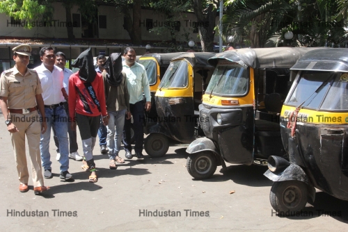 Mumbai Police Arrested Two People For Stealing Nine Rickshaws And Four Two Wheelers