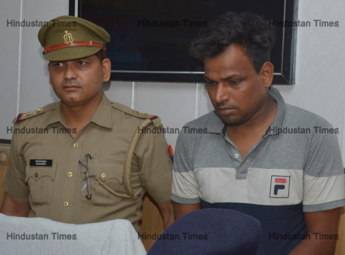Ghaziabad Police Arrest A Man, Wears Delhi Police Uniform And Robbed People 