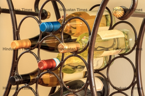 Wine,Rack,Holding,A,Variety,Of,Red,And,White,Wines