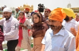 Delhi Chief Minster Arvind Kejriwal Pays Obeisance At Golden Temple