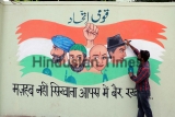 Art Teacher Paints Social Messages On The Schools Wall In Mumbai