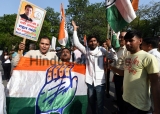 Congress Workers Gather Outside Rahul Gandhi's Residence Urging Him Not To Resign