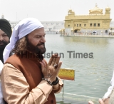 Recently Elected BJP MP From North West Delhi Hans Raj Hans Pays Obeisance At Golden Temple