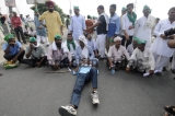 Uttar Pradesh Farmers March To Delhi, Demand Loan Waivers And Better Crop Prices