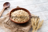 Rolled,Oats,,Healthy,Breakfast,Cereal,Oat,Flakes,In,Bowl,On