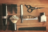 Overhead,Of,Barber,Tools,On,Wood,Top,/,Essentials,Tools