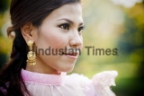 Thai,Woman,Dressing,With,Traditional,Style